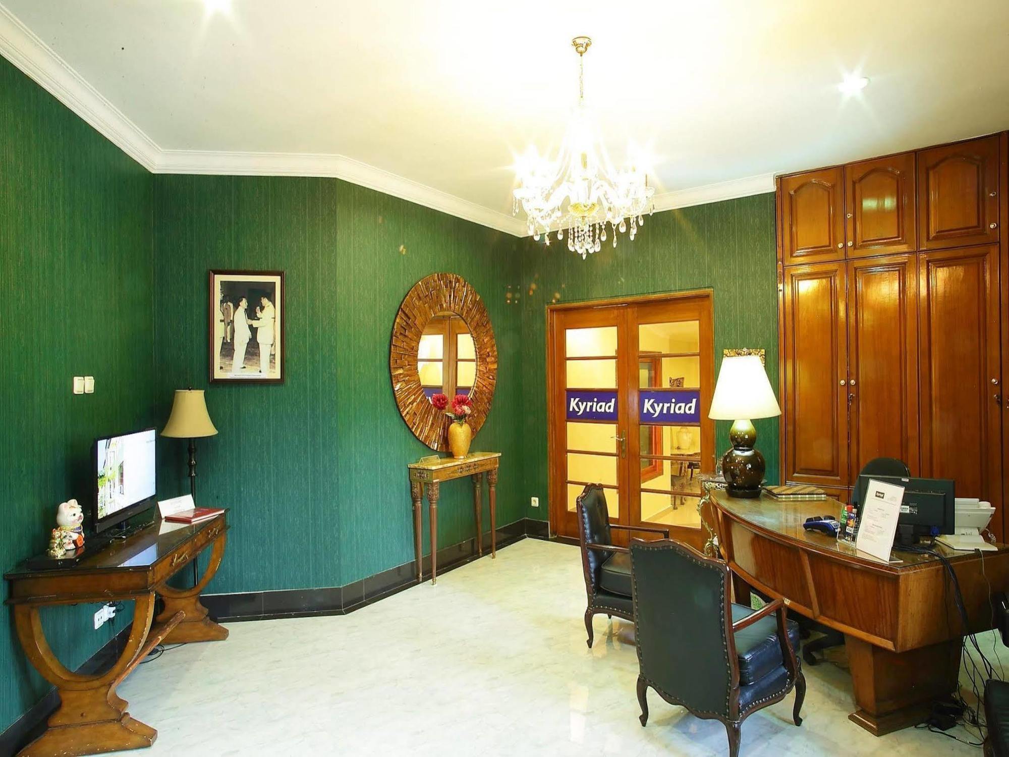 Arimbi Pejaten Hotel 3*
